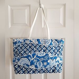 Vera Bradley Making Waves Tote bag in the "Blue Lagoon" pattern